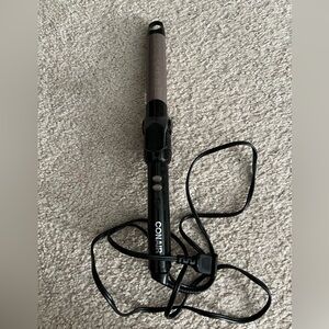 Conair Ceramic Curling Iron. One-inch barrel. Excellent condition.